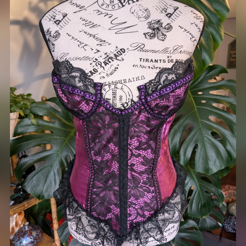 Vintage Womens Fuschia & Black Lace Corset Boustier 36B